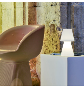 Lámpara de mesa led Newgarden Lola 30 batería recargable