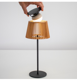 Lámpara de mesa solar y batería recargable Newgarden Okinawa