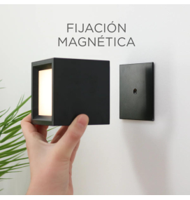 Aplique de pared led Newgarden Box 8 batería recargable negro