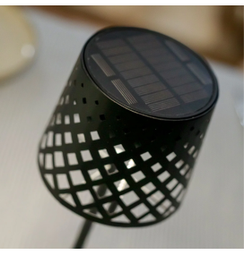 Lámpara led solar y batería recargable Newgarden Gretita negra