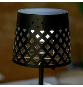 Lámpara led solar y batería recargable Newgarden Gretita negra