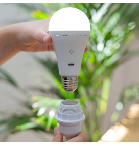 Bombilla led E27 recargable Newgarden Lapera CCT con mando