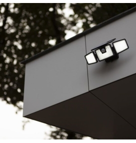 Aplique led solar Lutec Briti con sensor de movimiento negro 6W 5000K