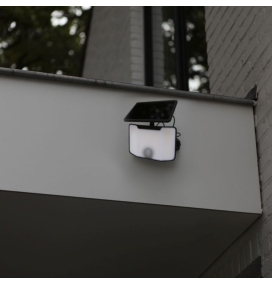Aplique led solar Lutec Kombo con sensor de movimiento negro 6W 5000K