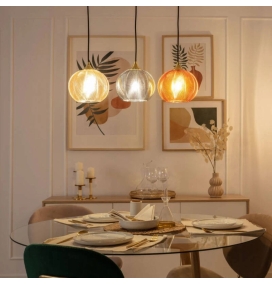 Lámpara colgante triple de cristal Kósima con base dorada