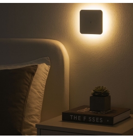 Aplique de pared led recargable superficie cuadrado 2W con cambio de tono de luz e intensidad blanco