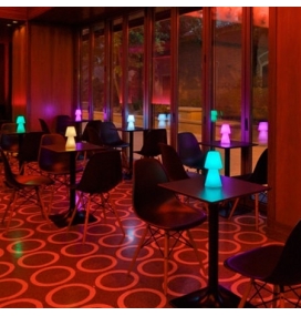 Lámpara de mesa LOLA 20 con bateria de Newgarden