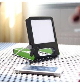 Lámpara portátil solar verde PADLIGHT 2W 200Lm de Lutec