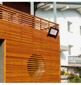 Proyector led inteligente RGB 30W 2250Lm con sensor de movimiento