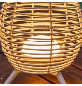 Lámpara de mesa portátil BOSSA 30 de Newgarden