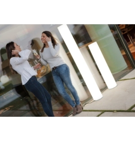 Lámpara de pie led Newgarden Fity 100 10W batería recargable blanca.