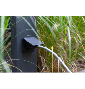 Baliza led Lutec Cuba con toma de corriente 12W